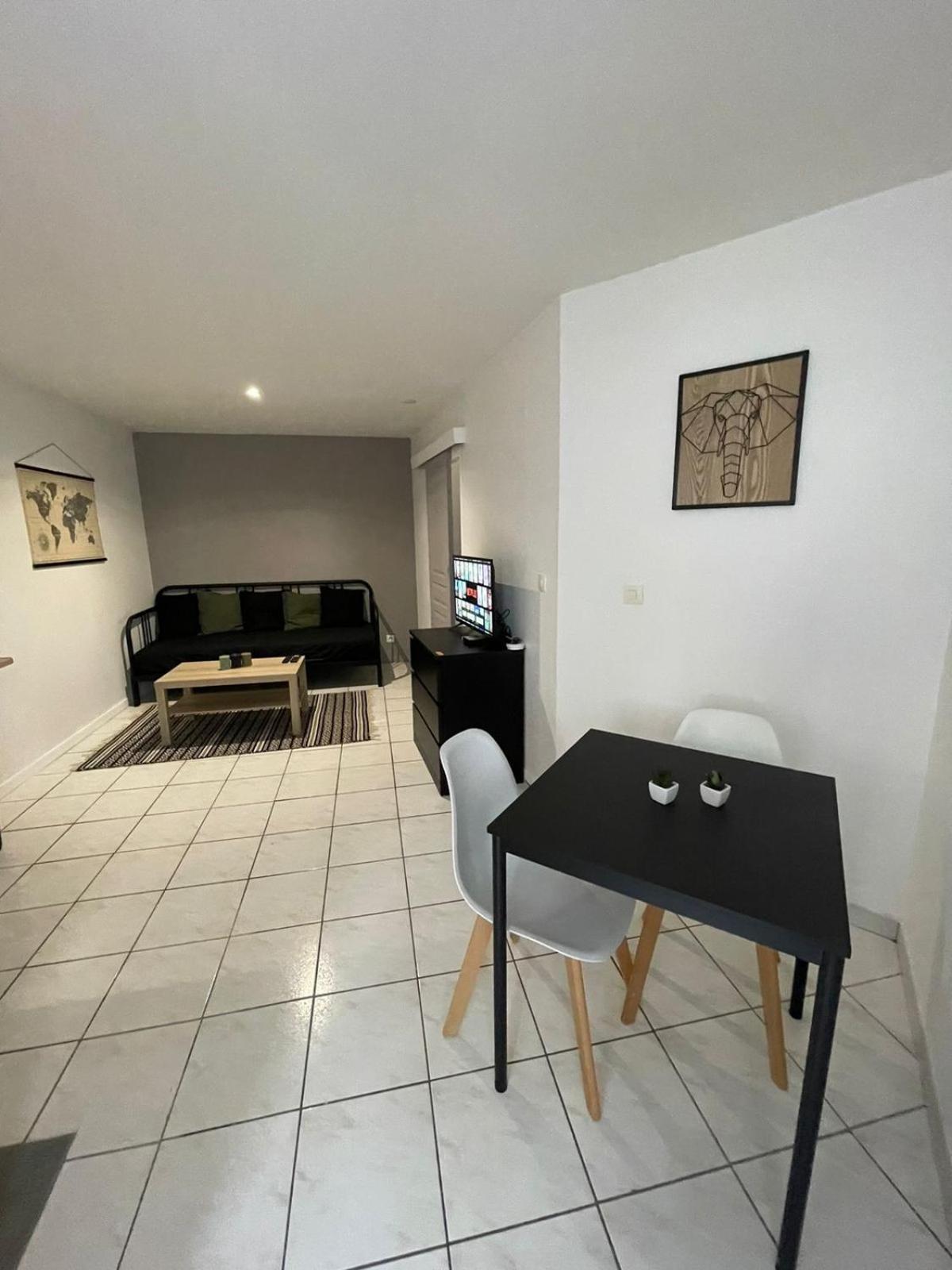 Charmant Studio L'Arnon A Issoudun Exterior foto